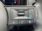 【プロパイロット】搭載。高速道路同一車線内走行時に、ステアリング、アクセル、ブレーキ操作をクルマがサポート。ドライバーの負担を軽減します。