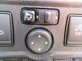 電動格納式ミラーなので、対向車などとのすれ違い時にも便利です。