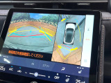 【パノラミックビューモニター】専用のカメラにより、上から見下ろしたような視点で360度クルマの周囲を確認することができます☆死角部分も確認しやすく、狭い場所での切り返しや駐車もスムーズに行えます。