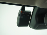 ◆ドライブレコーダー◆映像・音声などを記録する自動車用の装置です。 もしもの事故の際の記録はもちろん、旅行の際の思い出としてドライブの映像を楽しむことができます。