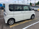 雹による凹みが少しありますが、その分価格がお買い求めやすくなっております。状態は担当営業までお申しつけ下さい。