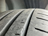 タイヤ溝は2.8mmです(新品約8mm)