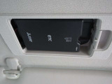 ETCももちろん搭載。いちいち料金所で停車する必要なんて当然ないです。スムーズにストレスなくドライブをお楽しみください。(※支払総額にセットアップ費用は含まれておりません。)