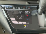 オートエアコン!おおきなアイコンでタッチしやすいパネルです。空調管理はクルマ任せで、運転を楽しみましょ♪