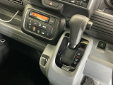 発進時から滑らかに加速する無段階変速のCVTはストップ&ゴーの多い街の中も快適です