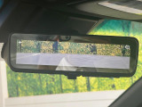 【デジタルインナーミラー】後席の大きな荷物や同乗者で後方が確認しづらい時でも安心!カメラが撮影した車両後方の映像をルームミラー内に表示。クリアな視界で状況の確認が可能です!