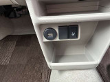 運転席のシートにヒーターが付いてます。