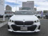【キドニーグリル】BMWは約90年もの間、ほぼ全ての車両にひと目でBMWだと分かるこの特徴的なフロントグリルが備えられ、デザイン・アイコンとして親しまれてきました。