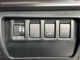 【パワーバックドア】スマートキーや運転席のボタンを押すだけでリアゲートが自動で開閉します!荷物を持っている時や、高い位置にあるバックドアを閉める際に便利な機能です♪