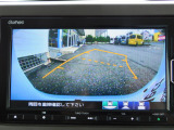 後退や車庫入れ時に安心のバックカメラ付き!夜間や雨天などの視界の悪いシーンでも視えて安心ですね♪