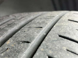タイヤ溝は3.3mmです。(新品約8mm)