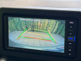 【バックカメラ】駐車時に後方がリアルタイム映像で確認できます。大型商業施設や立体駐車場での駐車時や、夜間のバック時に大活躍!運転スキルに関わらず、今や必須となった装備のひとつです!