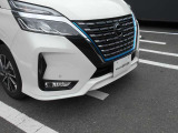 移動物が近づくと知らせてくれるMOD付きです。車の周りを歩いている人や自転車など動いているものを検知してディスプレイへの表示とブザーでドライバーに注意を促します。