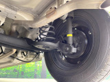 お車を安心してお乗りいただく為には、足回りの定期点検が欠かせません。サービスサポート(有償保証)では無料点検もご提供しており、安心のカーライフをお過ごしいただけるサポート体制が整っています。