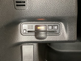 ハンドルの左下にETCがついています。高速道路の料金所の通過も楽々です。 カードの取り出しもしやすい場所についています。