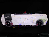 メーターパネルは12.3インチの液晶画面、バーチャルコクピットを採用しております。スピードメーター表示はもちろんのこと、ナビ・ラジオ・メディアなどもステアリングスイッチで操作可能となります。