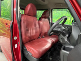 運転席シート廻りは使用感も少なく、良好な状態となっています。丁寧に使われていたことがよくわかりますね。