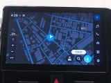 ディスプレイオーディオ(コネクティッドナビ対応)PLUS搭載。T-Connectご契約で2028年11月まで無償で利用できるナビ(期限到来後は有償)と、解約後も利用できる車載ナビが搭載されています。