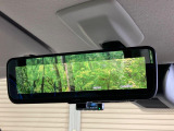 【デジタルルームミラー】後席の大きな荷物や同乗者で後方が確認しづらい時でも安心!カメラが撮影した車両後方の映像をルームミラー内に表示。クリアな視界で状況の確認が可能です!