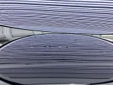 ルーフに、1cm〜5cmほどのへこみが複数ある車両となっております。