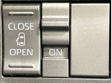 【パワースライドドア】スマートキーや運転席のスイッチでスライドドアの開閉が可能♪電動だから力を入れてドアを開ける必要が無く、小さいお子様でも、重い荷物を持っている時もラクに開け閉めできます♪