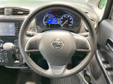 【純正革巻きステアリング】上質な革を使用することで、手にしっかり馴染みとても運転しやすいハンドルです♪