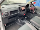 シンプルで使いやすい運転席まわり。