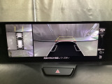 狭い場所での駐車やすれ違いなどでより的確な運転操作に役立つ360&deg;ビューモニターが装備されています。