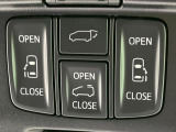 【両側パワースライドドア】スマートキーや運転席のスイッチで後席両側スライドドアの開閉が可能♪電動だから力を入れてドアを開ける必要が無く、小さなお子様でも簡単に開け閉めでき快適です♪