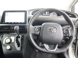 見通しのよいすっきりとした視界で、誰でも運転しやすいです。運転のしやすさは疲れにくさにも繋がりますよ♪