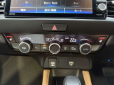 嬉しいオートエアコン装備です!1年中快適な室内に!車内温度を設定すると、風量を自動で調節してくれます♪