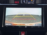 狭い駐車場や立体駐車場などもリアルに映るバックガイドモニター付でラクラク駐車♪