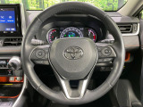 【純正革巻きステアリング】上質な革を使用することで、手にしっかり馴染みとても運転しやすいハンドルです♪