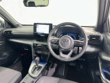 運転席まわりです。 各操作スイッチは使いやすい位置に配置されてます。
