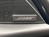 【BOSEサウンドシステム】メーカーオプションの高品位サウンドシステムを搭載。専用のチューニングが施された大小様々なスピーカーから良質なサウンドが奏でられます。