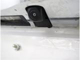 バックカメラが付いているので後方確認が非常にしやすいです。今や運転初心者も熟練者も必須装備!ついていて損はないですね♪