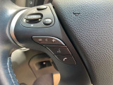 ステアリングスイッチ付きのハンドル!運転に支障をきたすことなくナビ操作が可能です!!