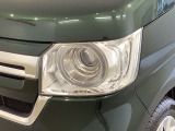 LEDヘッドライトは、点灯の瞬間から最大光量を発揮し、突然暗くなるトンネルなどでの安定感を高めます。