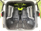 【パワーバックドア】スマートキーや運転席のボタンを押すだけでリアゲートが自動で開閉します!荷物を持っている時や、高い位置にあるバックドアを閉める際に便利な機能です♪