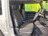 運転席シート廻りは使用感も少なく、良好な状態となっています。前オーナー様が丁寧に使っていたことがよくわかりますね。