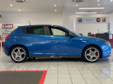 ご覧いただきありがとうございます。当店はショールーム内と屋外展示場に選りすぐりのFIAT・ABARTH・Alfaromeoの正規認定中古車を展示しており、在庫車両はできる限り多く撮影、掲載してご案内しております。