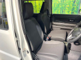 運転席シート廻りは使用感も少なく、良好な状態となっています。前オーナー様が丁寧に使っていたことがよくわかりますね。