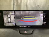狭い場所での駐車やすれ違いなどでより的確な運転操作に役立つ360&deg;ビューモニターが装備されています。