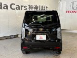 バックギアに入れるだけで自動でリヤカメラに切り替わります!車庫入れやバックが苦手な方にオススメ!