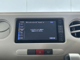 純正SDナビを装着しています。Bluetooth(ブルートゥース)接続/CD、DVD再生/フルセグ視聴など使用できます。