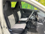 運転席シート廻りは使用感も少なく、良好な状態となっています。前オーナー様が丁寧に使っていたことがよくわかりますね。
