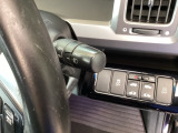 【オートライト(AUTO)】外の明るさをシステムが感知して、自動でヘッドライトが点灯します!ヘッドライトをつけ忘れを防ぐ便利機能です