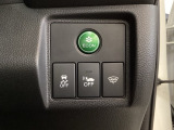 VSA装備車です。VSAはドライバーの操作と車の動きを見守っています。もし車の挙動が乱れたとき、4輪別々にブレーキをかけたり、エンジンパワーをしぼることによって車を安定させます。