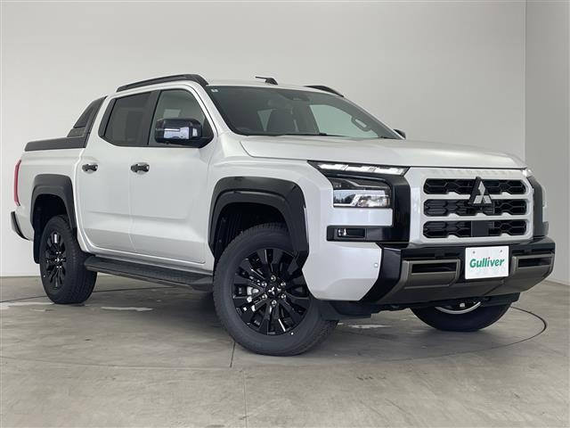 トライトン 2.4 GSR ディーゼル 4WD 4WD 本革シート