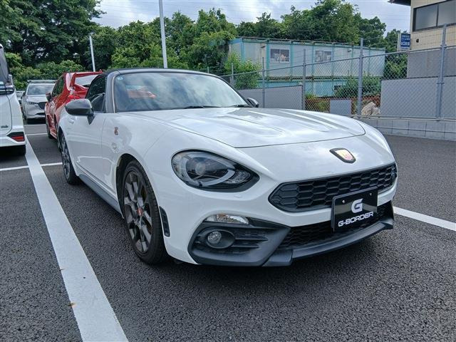 アバルト124スパイダー 1.4 禁煙車 6MT 黒革シート 純正ナビ